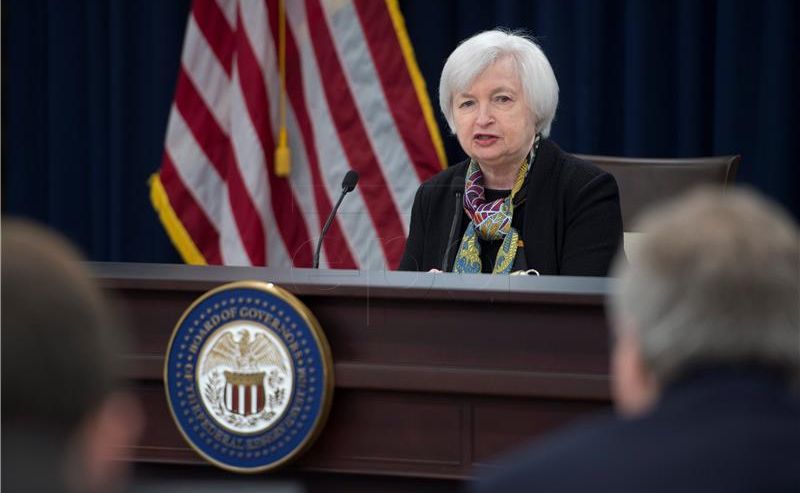 Dolar ojačao treći tjedan zaredom, očekuje se povećanje kamata Feda