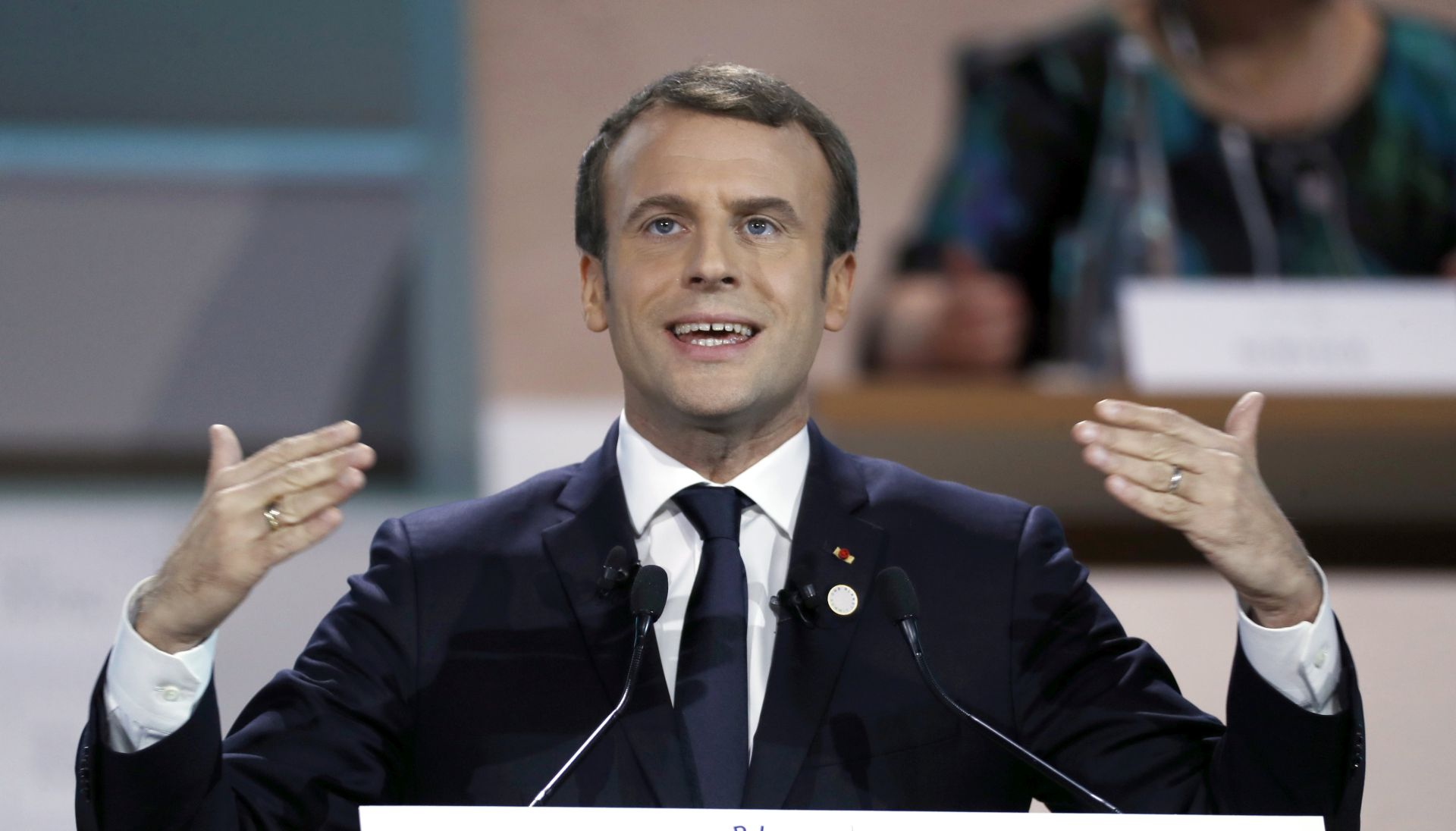 Macron smatra neprihvatljivim Asadove kritike upućene Francuskoj
