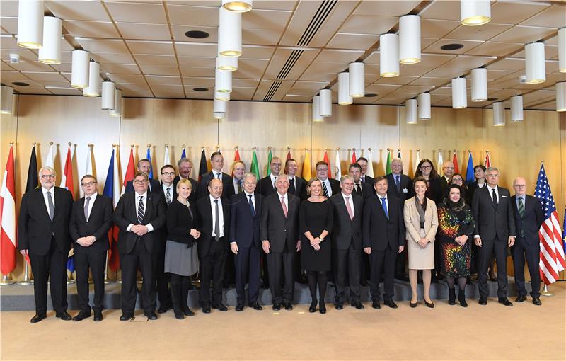 Ministri vanjskih poslova EU-a s američkim državnim tajnikom Tillersonom