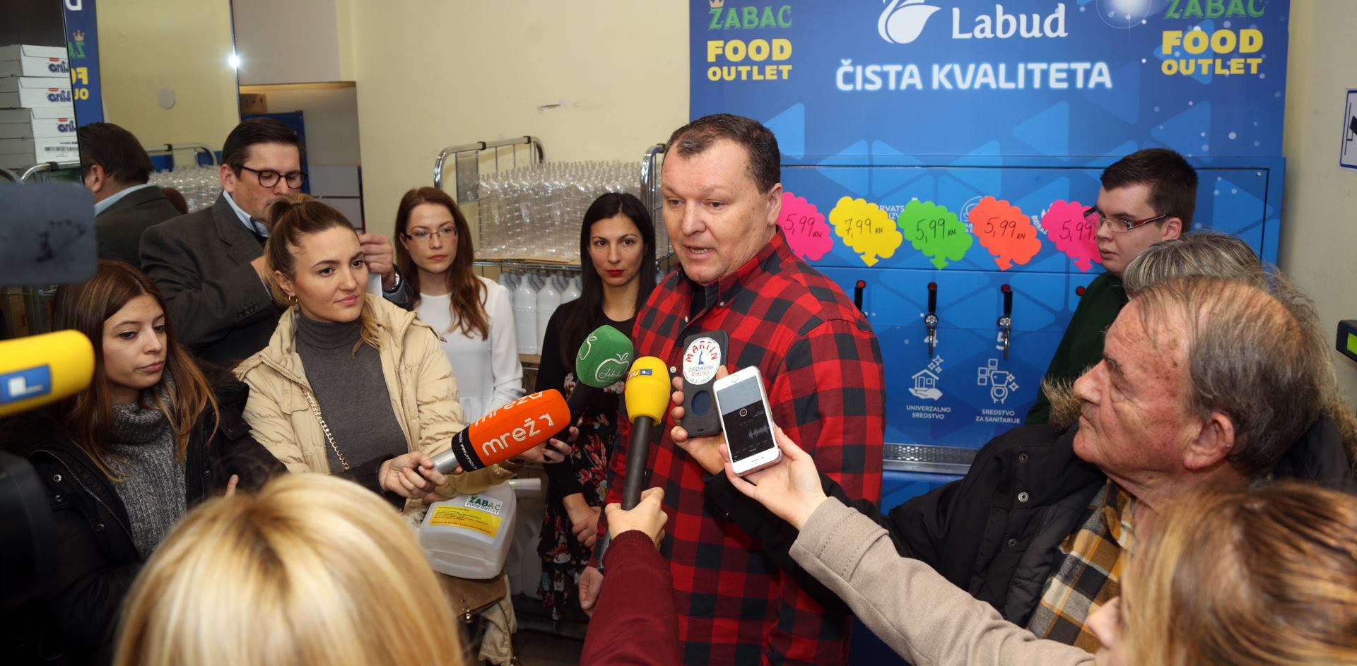 FOTO: FOOD OUTLET ŽABAC Hrvatski aparat s Labud deterdžentima u rinfuzi
