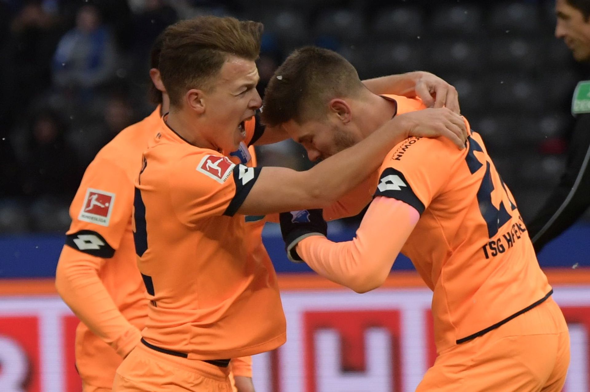 epa06493844 Hoffenheim's Andrej Kramaric (R) celebrates with Dennis Geiger (L) scoring the 0-1 goal  during the German Bundesliga soccer match between Hertha BSC vs TSG Hoffenheim 1899 in Berlin, Germany, 03 February 2018.  EPA/CLEMENS BILAN (EMBARGO CONDITIONS - ATTENTION: Due to the accreditation guidlines, the DFL only permits the publication and utilisation of up to 15 pictures per match on the internet and in online media during the match.)