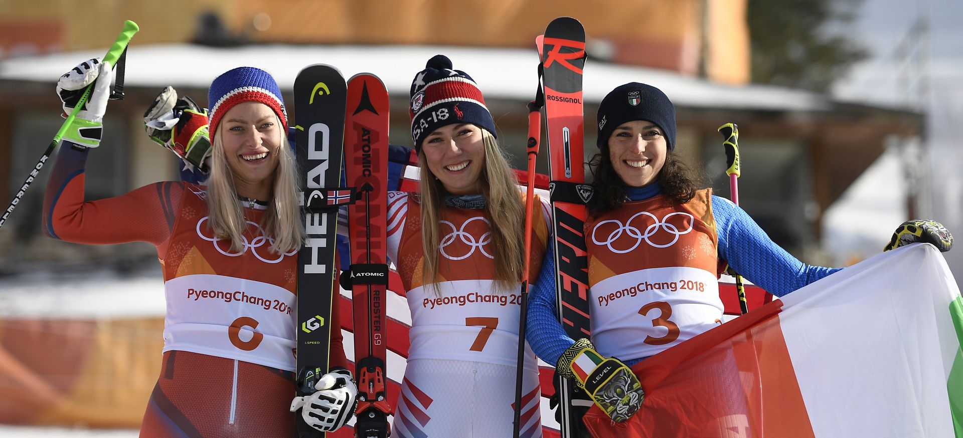 epa06527229 (L-R) Silver medal winner Ragnhild Mowinckel  of Norway, gold medal winner Mikaela Shiffrin of the USA, bronze medal winner Federica Brignone of Italy pose during the venue ceremony of the Women's Giant Slalom race at the Yongpyong Alpine Centre during the PyeongChang 2018 Olympic Games, South Korea, 15 February 2018.  EPA/DANIEL KOPATSCH