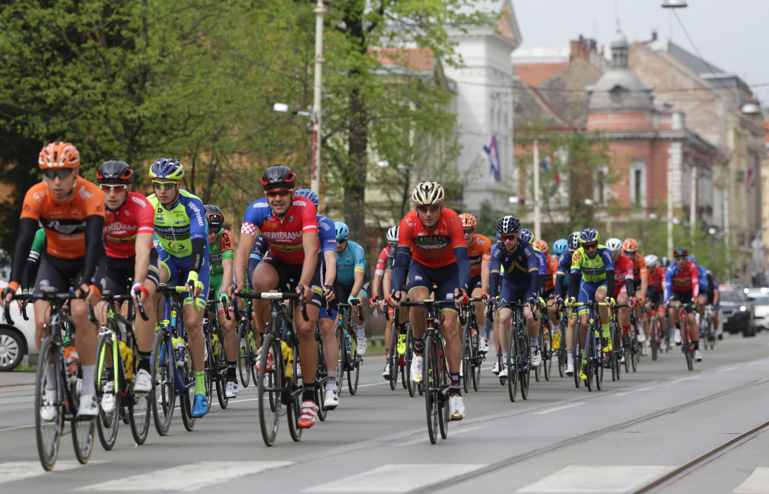 Osijek, 17.04.2018 - Èetvrta biciklistièka utrka "Tour of Croatia", koja se odrava od 17. do 24. travnja, krenula je u utorak u 11 sati iz Osijeka.
foto HINA/ ua