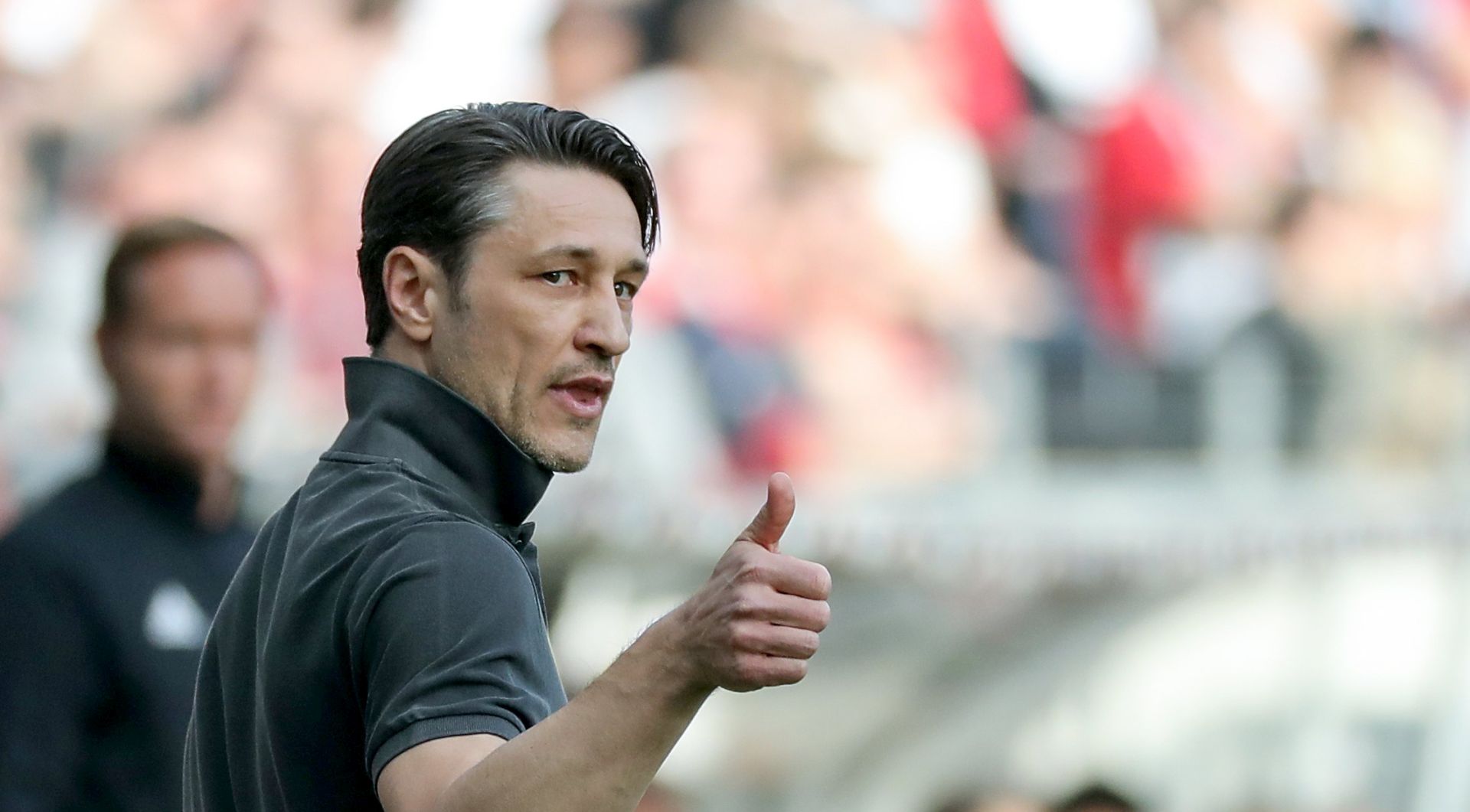 epa06655487 Frankfurt's head coach Niko Kovac reacts during the German Bundesliga soccer match between Eintracht Frankfurt and TSG 1899 Hoffenheim in Frankfurt Main, Germany, 08 April 2018.  EPA/ARMANDO BABANI EMBARGO CONDITIONS - ATTENTION: Due to the accreditation guidelines, the DFL only permits the publication and utilisation of up to 15 pictures per match on the internet and in online media during the match.