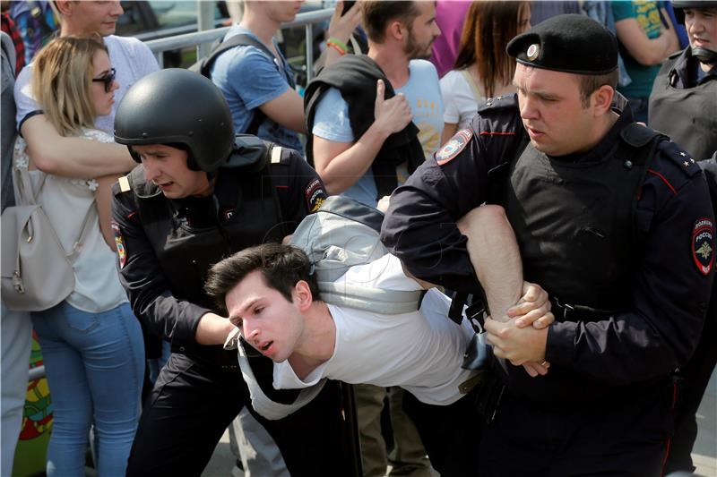 1000 privedenih na prosvjedima protiv Putina