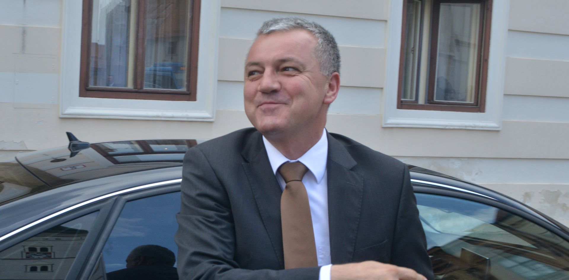 Zagreb, 05.06.2018 - Dolazak ministara u zgradu Vlade. Na fotografiji Darko Horvat.
foto HINA/ Admir BULJUBAIÆ/ abu