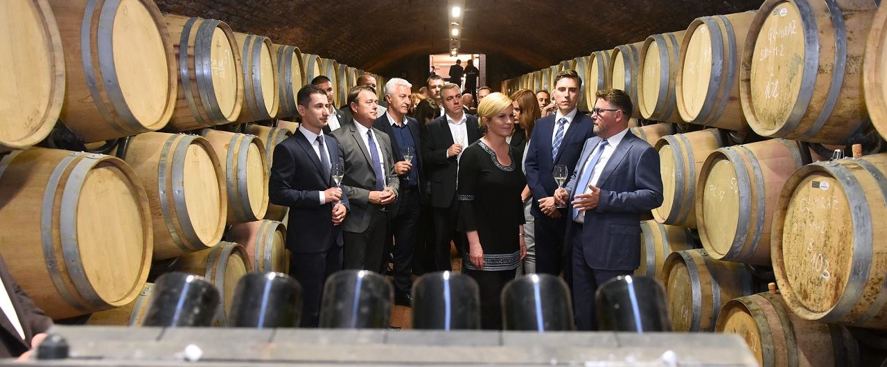 Hrvatska predsjednica Kolinda Grabar-Kitarović posjetila podrum Feravina
