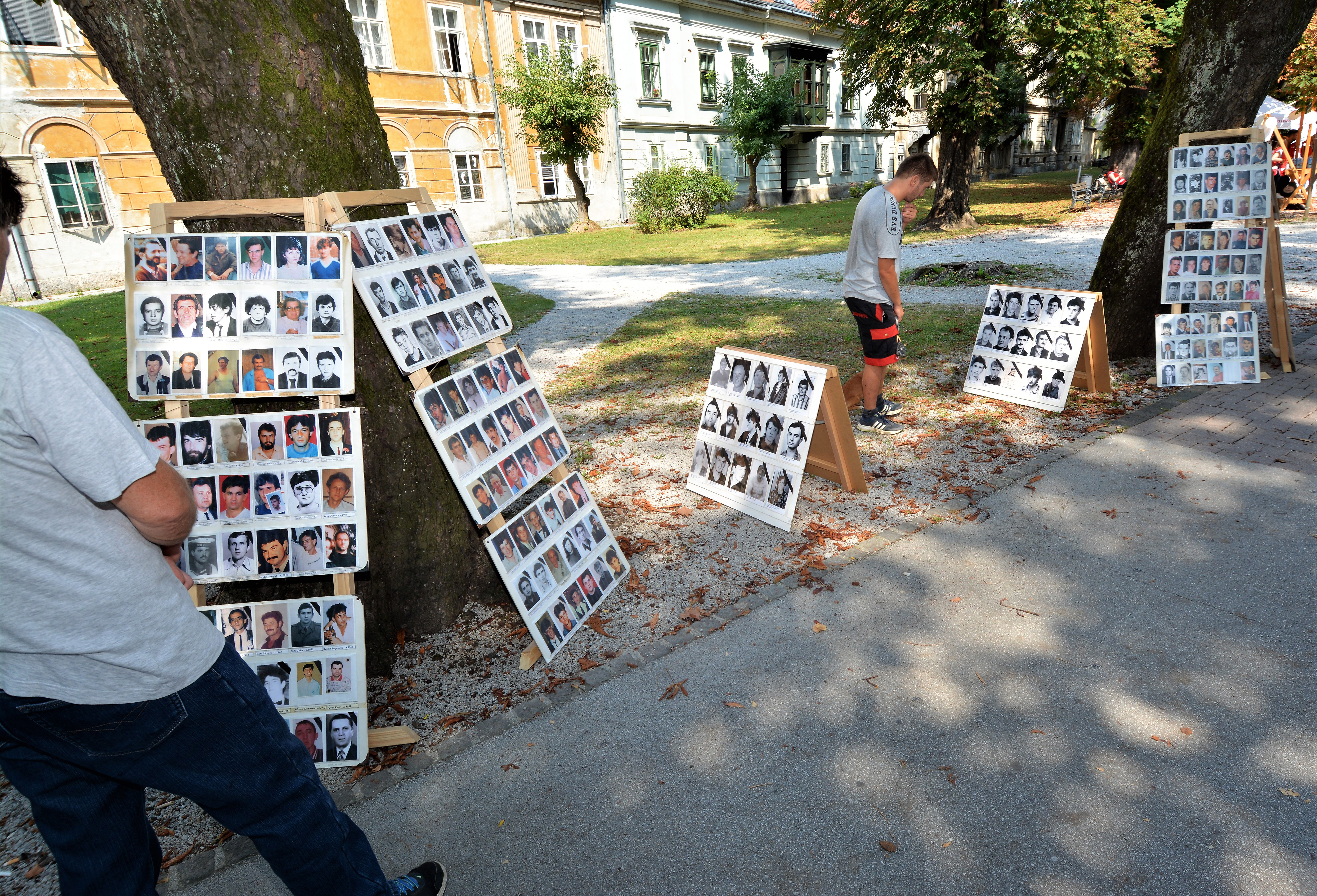 Karlovac, 30.08.2018 - Obiljeavanje Meðunarodnog dana nestalih osoba u Karlovcu.
foto HINA/ Mladen VOLARIÆ /ds