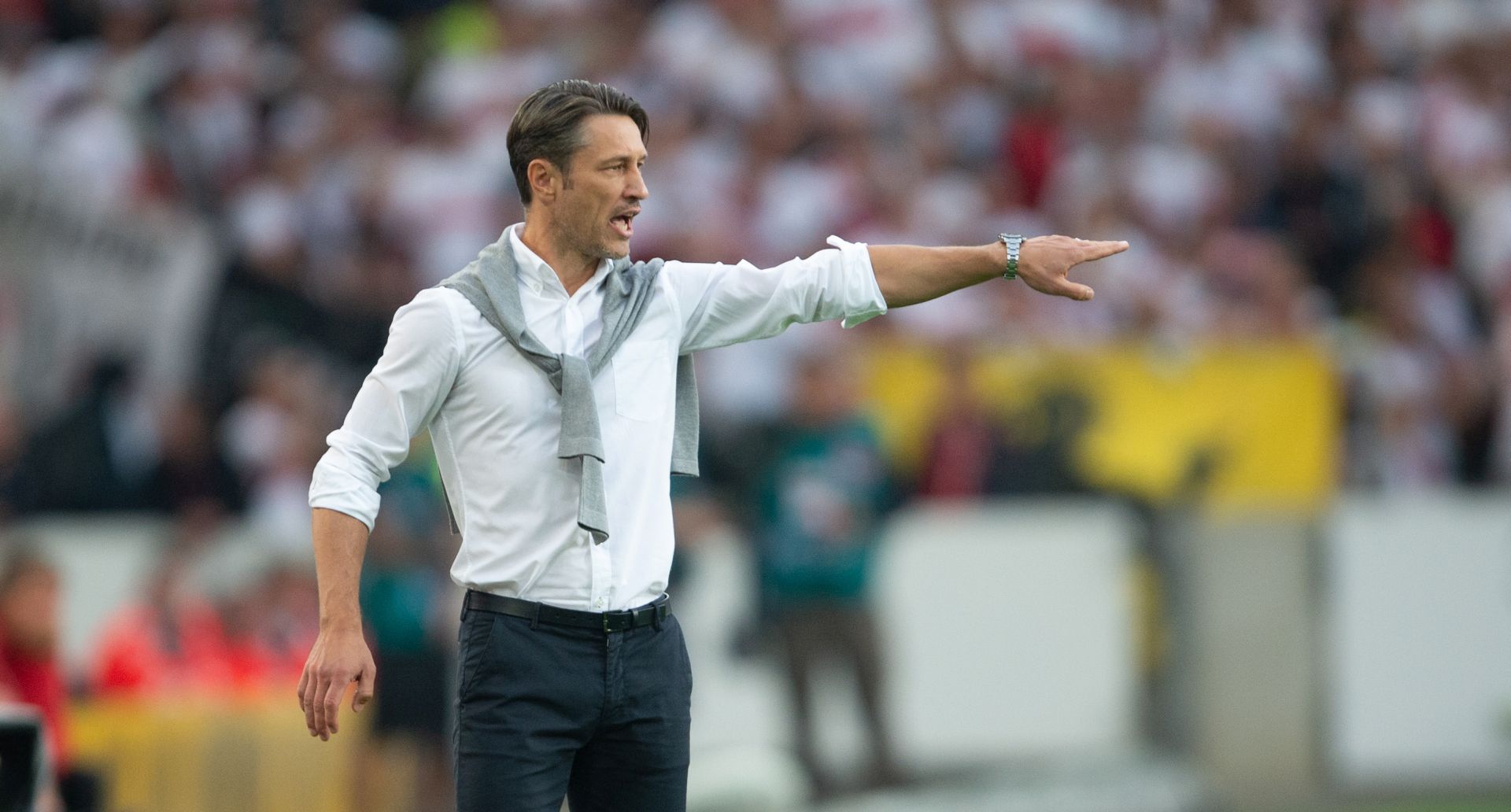 epa06990869 Munich's coach Niko Kovac reacts during the German Bundesliga soccer match between VfB Stuttgart and FC Bayern Munich in Stuttgart, Germany, 01 September 2018.  EPA/DANIEL MAURER CONDITIONS - ATTENTION:  The DFL regulations prohibit any use of photographs as image sequences and/or quasi-video.