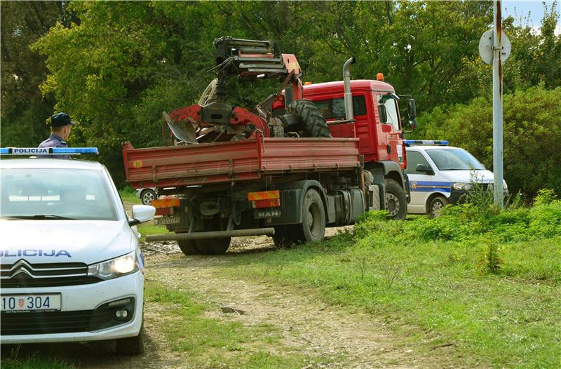 U prevrtanju traktora poginuo muškarac