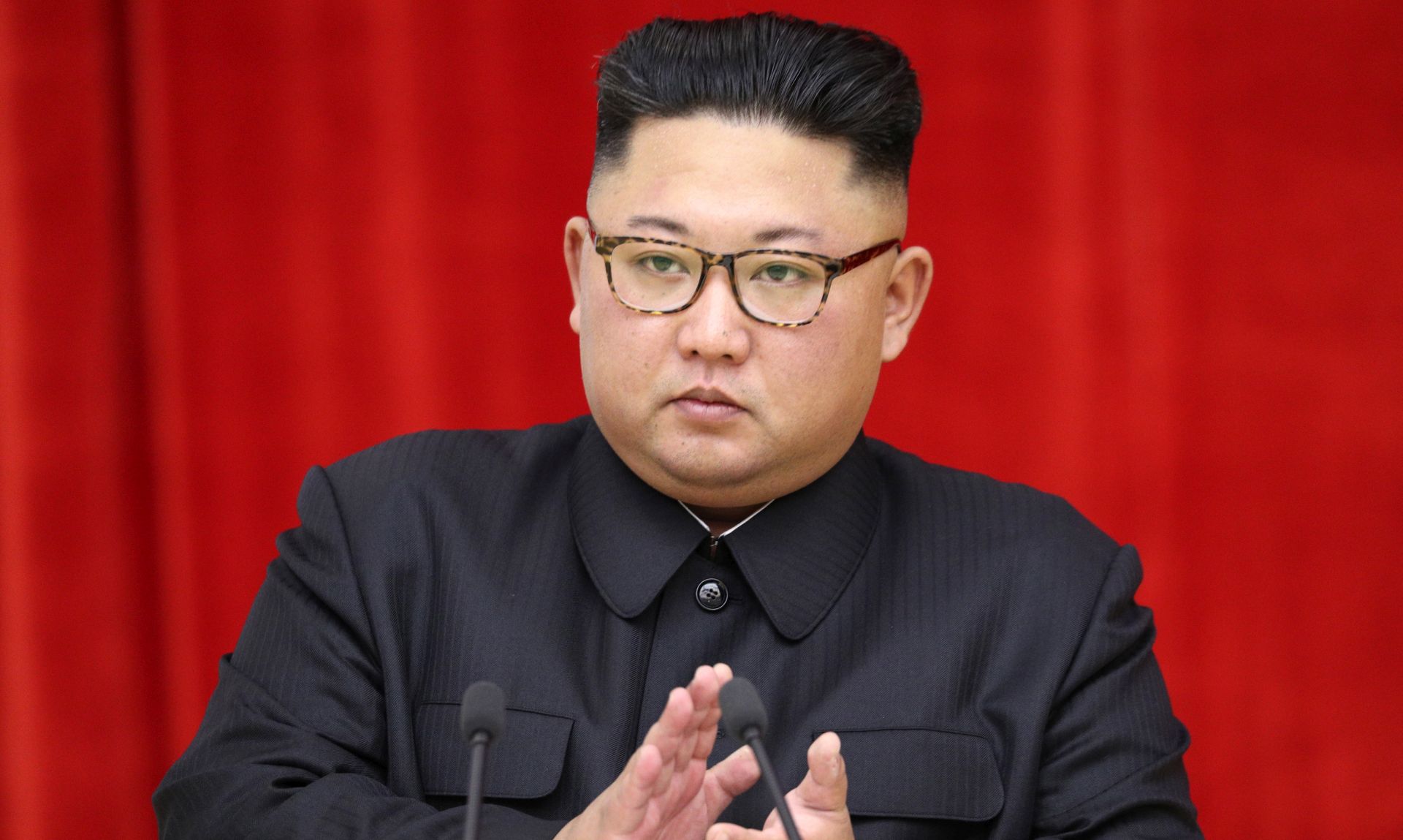 epa07030059 North Korean leader Kim Jong-un, speaks during a welcome banquet for South Korean president Moon Jae-in (not pictured) at the Mokrankwan in Pyongyang, North Korea, 18 September 2018. The third Inter-Korean summit takes place from 18 to 20 September in Pyongyang between South Korean President Moon Jae-in and North Korean leader Kim Jong-un.  EPA/PYONGYANG PRESS CORPS / POOL