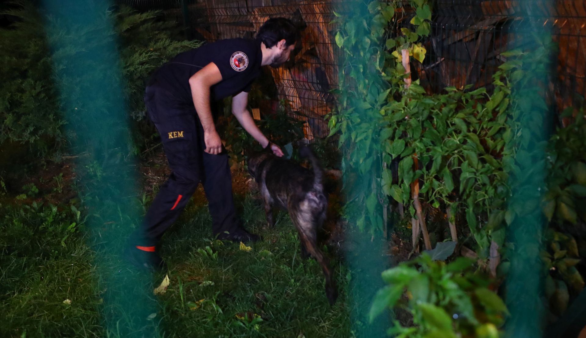epa07101097 Turkish forensic police officers use search and rescue dog for investigation at the back yard of the residence of the Saudi consul Mohammed al-Otaibi for investigation in Istanbul, Turkey, early 18 October 2018. According to local media reports, al-Otaibi has left Turkey on 16 October. A Turkish prosecutor on 15 October has entered the Saudi consulate in Istanbul to investigate the disappearance of dissident Saudi journalist Jamal Khashoggi, an inspection that was being carried out jointly with a Saudi team. Khashoggi went missing on 02 October when he entered the Saudi consulate to pick up paperwork.  EPA/SEDAT SUNA  EPA-EFE/SEDAT SUNA