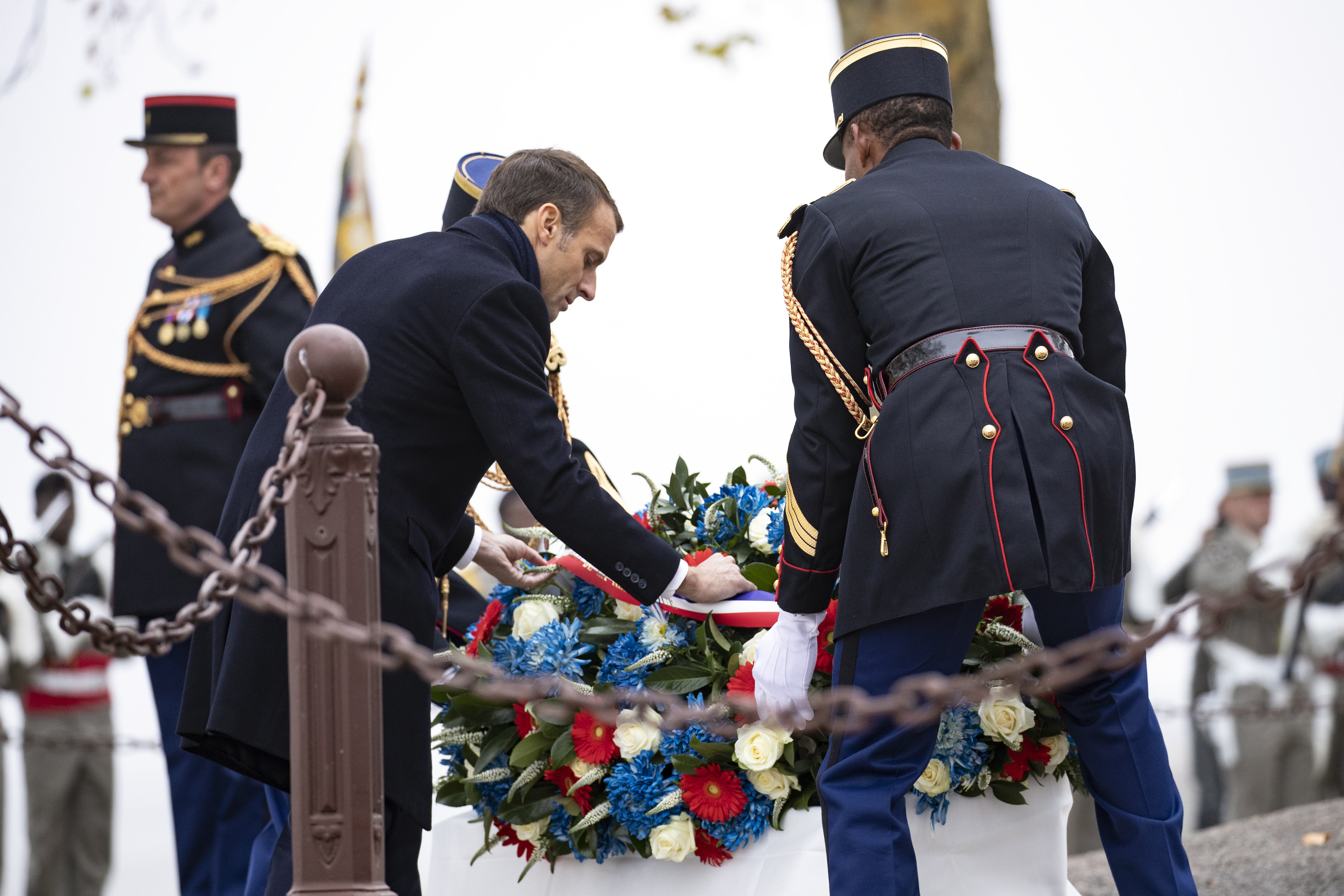 epa07142398 French President Emmanuel Macron attends a ceremony to honor the memory of the French soldiers who died during the Frontiers  Battle on August 1914, in Morhange, France, 05 November 2018. French President Emmanuel Macron is currently on a six-day tour to visit the most iconic landmarks of the First World War ahead of the celebrations of the 100th anniversary of the 11 November 1918 armistice.  EPA/ETIENNE LAURENT