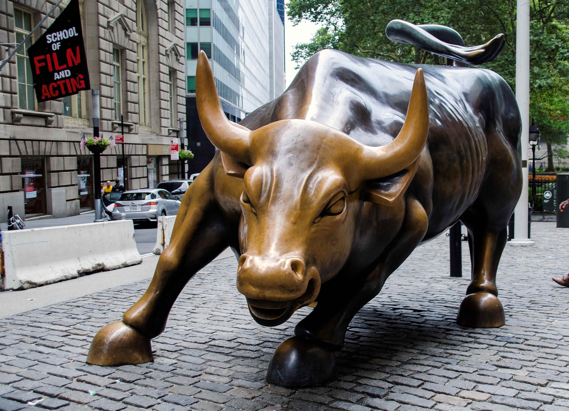 Wall Street snažno porastao, na ostalim burzama oprez