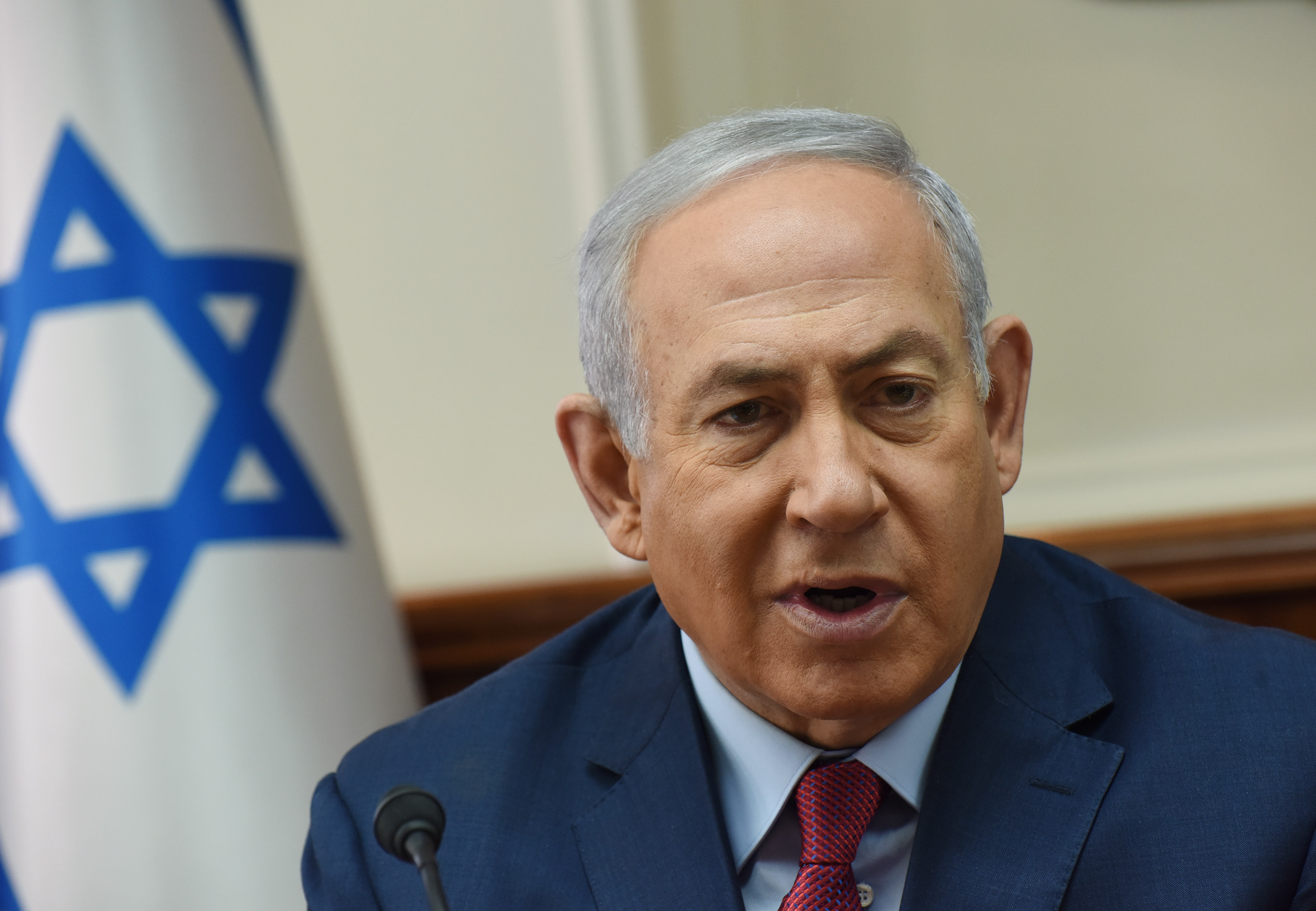 epa07209332 Israeli Prime Minister Benjamin Netanyahu chairs a meeting of the Ministerial Committee on Violence against Women, at the Prime Minister's office in Jerusalem, 05 December 2018.  EPA/DEBBIE HILL / POOL