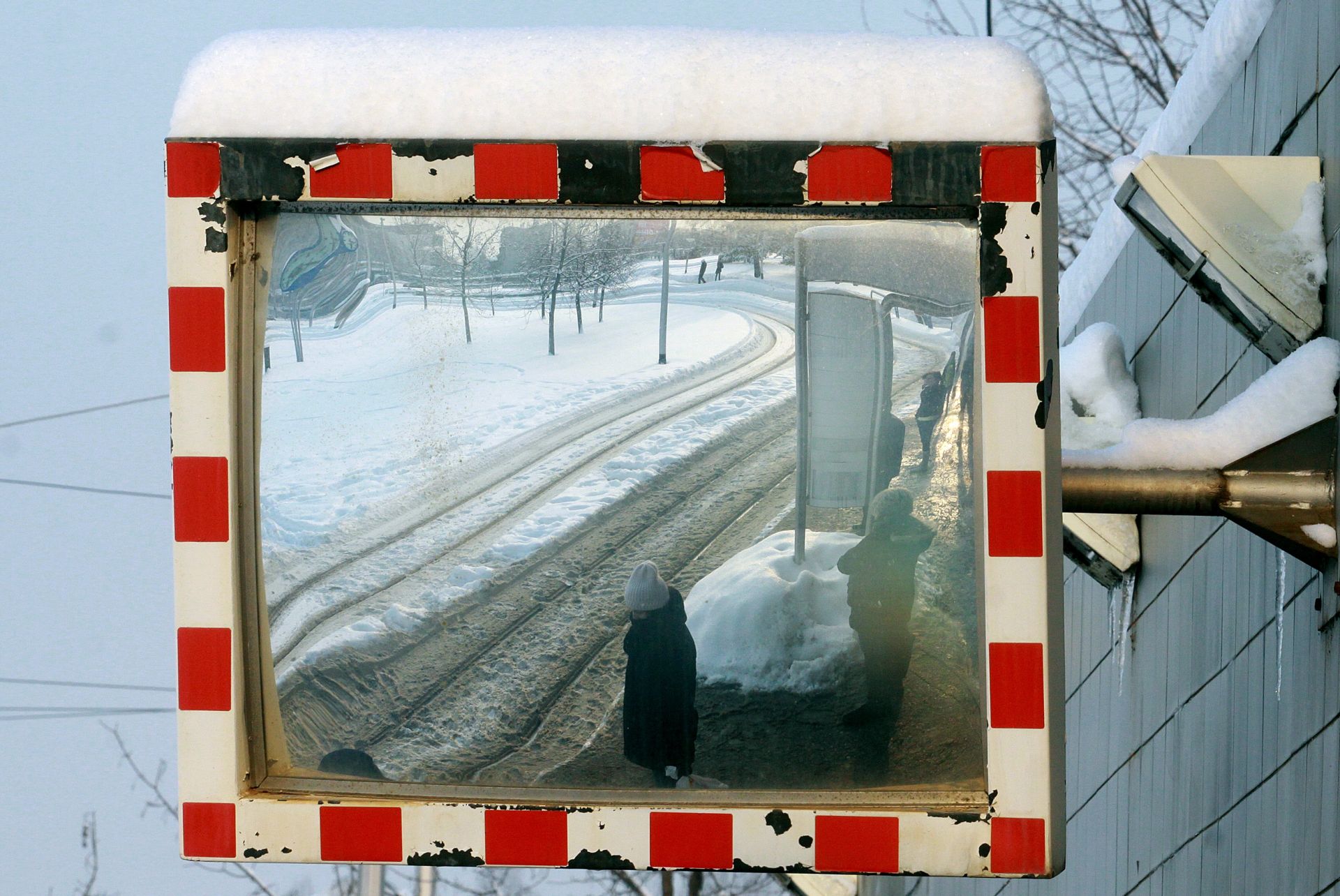 13.02.2012., Zagreb - Zbog velikih kolicina snijega doslo je do poremecaja tramvajskog prometa, okretiste Borongaj.  
Photo: Zarko Basic/PIXSELL