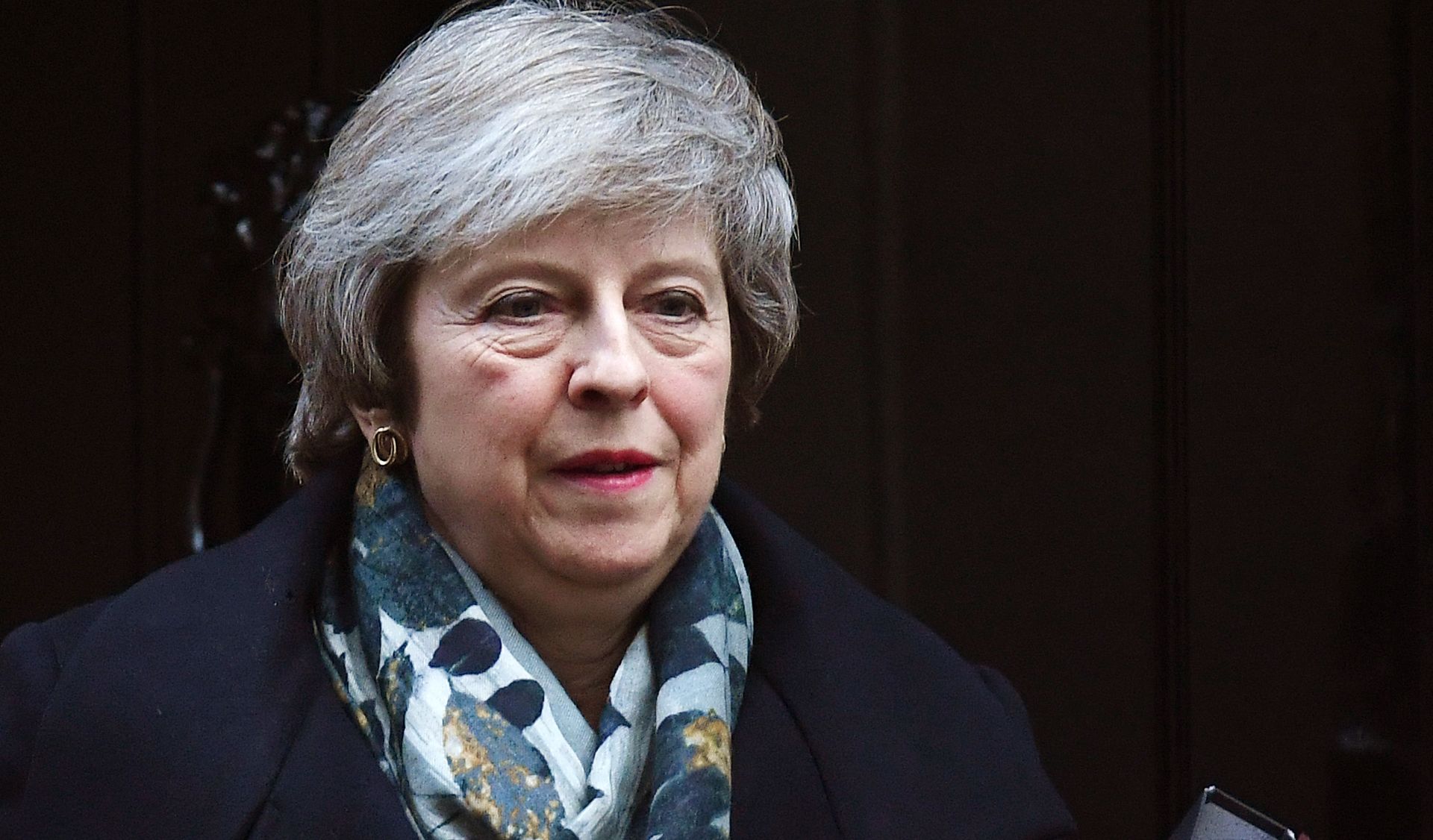 epa07237390 British Prime Minister Theresa May departs 10 Downing Street in London, Britain, 17 December 2018. British Prime Minister Theresa May is set to make a statement in the Commons on Brexit, ruling out a new referendum.  EPA/ANDY RAIN