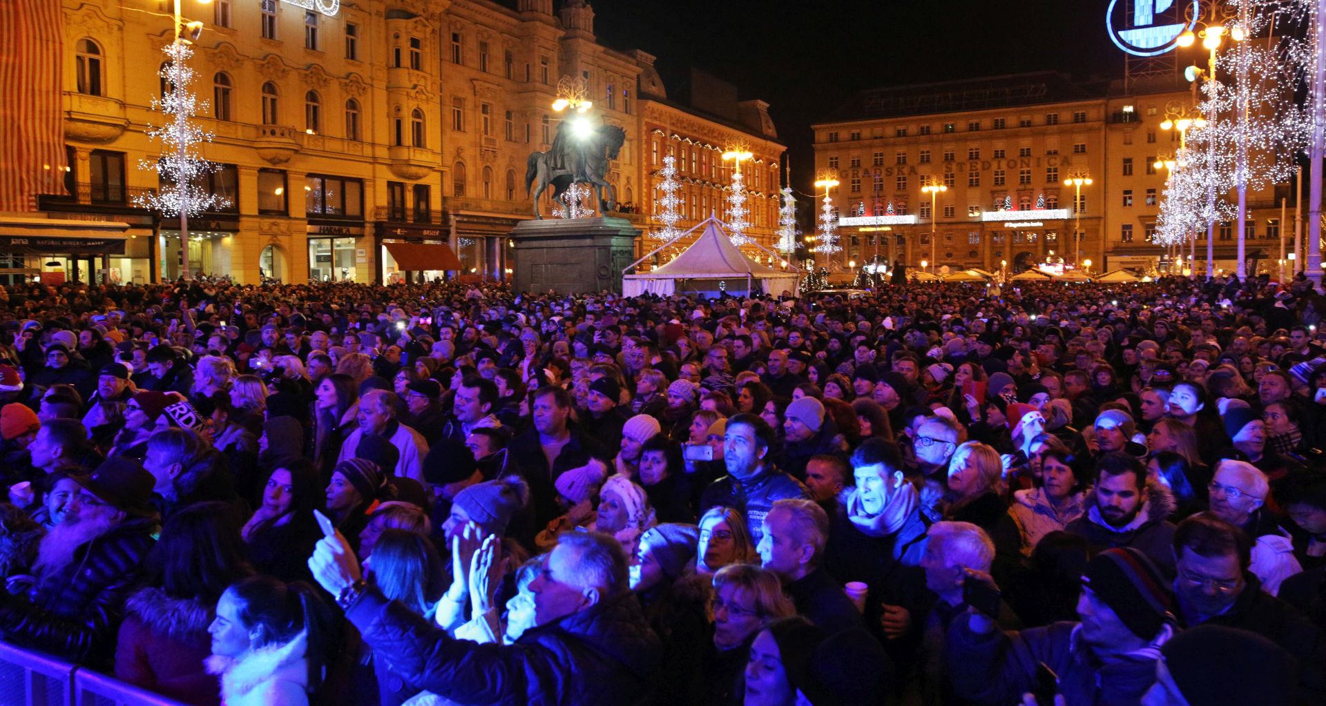 Zagreb, 1.1.2019 - Doček Nove 2019. godine na Trgu bana Jelačića.
Foto HINA/ Dario GRZELJ/ dag