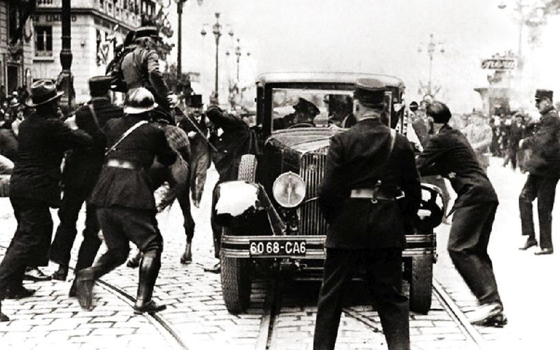 Zagreb, 05.01.2019 - (Arhivska fotografija) Atentat na kralja Aleksandra Karaðorðeviæa u Marseilleu, 9. listopada 1934.
foto HINA/ Wikipedia/ ik