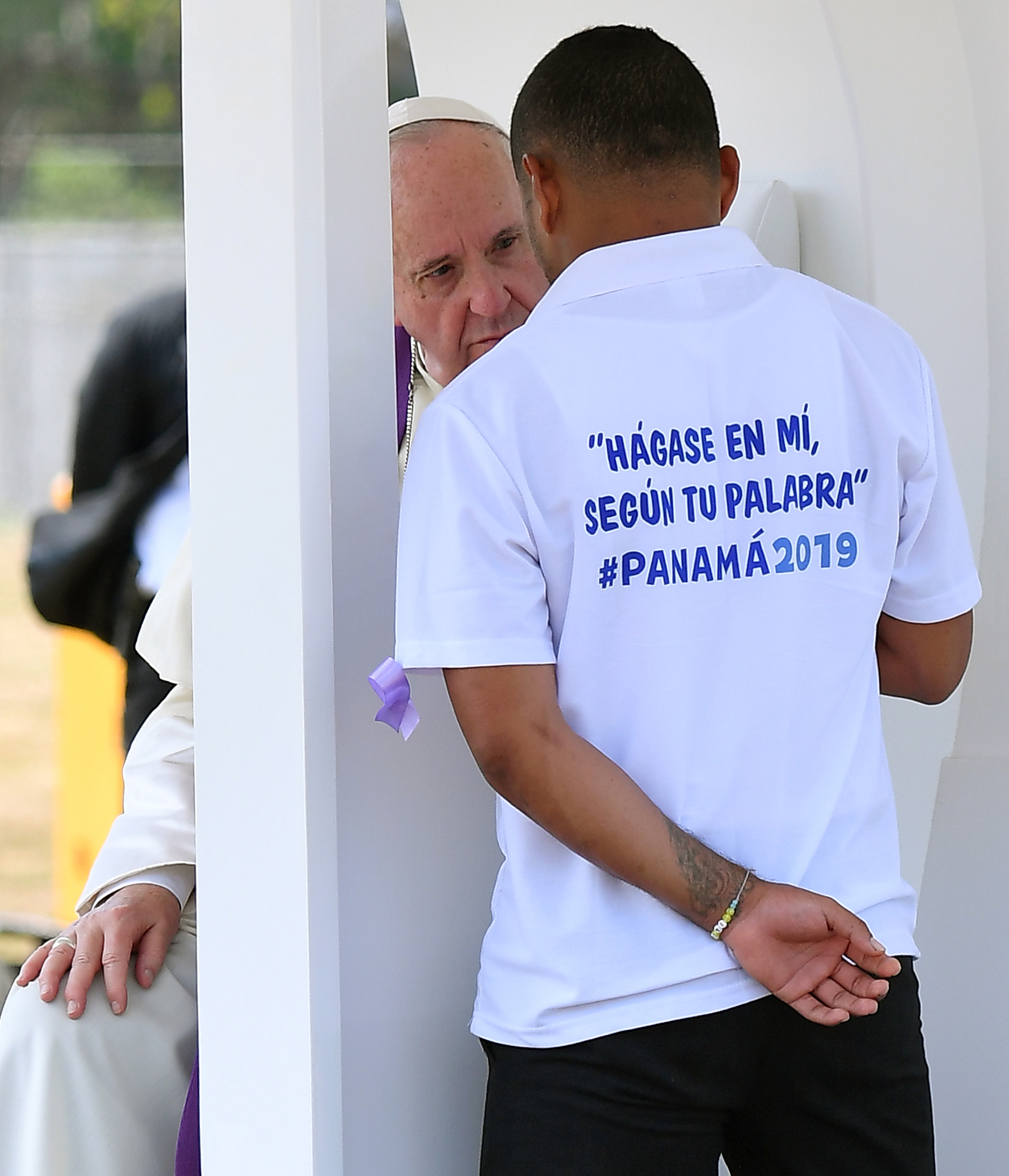 epa07319159 Pope Francis takes the confession of an inmate during a penitential liturgy at Las Garzas de Pacora youth detention center in Pacora, Panama, 25 January 2019. The World Youth Day (WYD), which runs from 23 January to 27 January 2019, is one of the main events of the Church that gathers the Pope with youngsters from around the world.  EPA/ETTORE FERRARI
