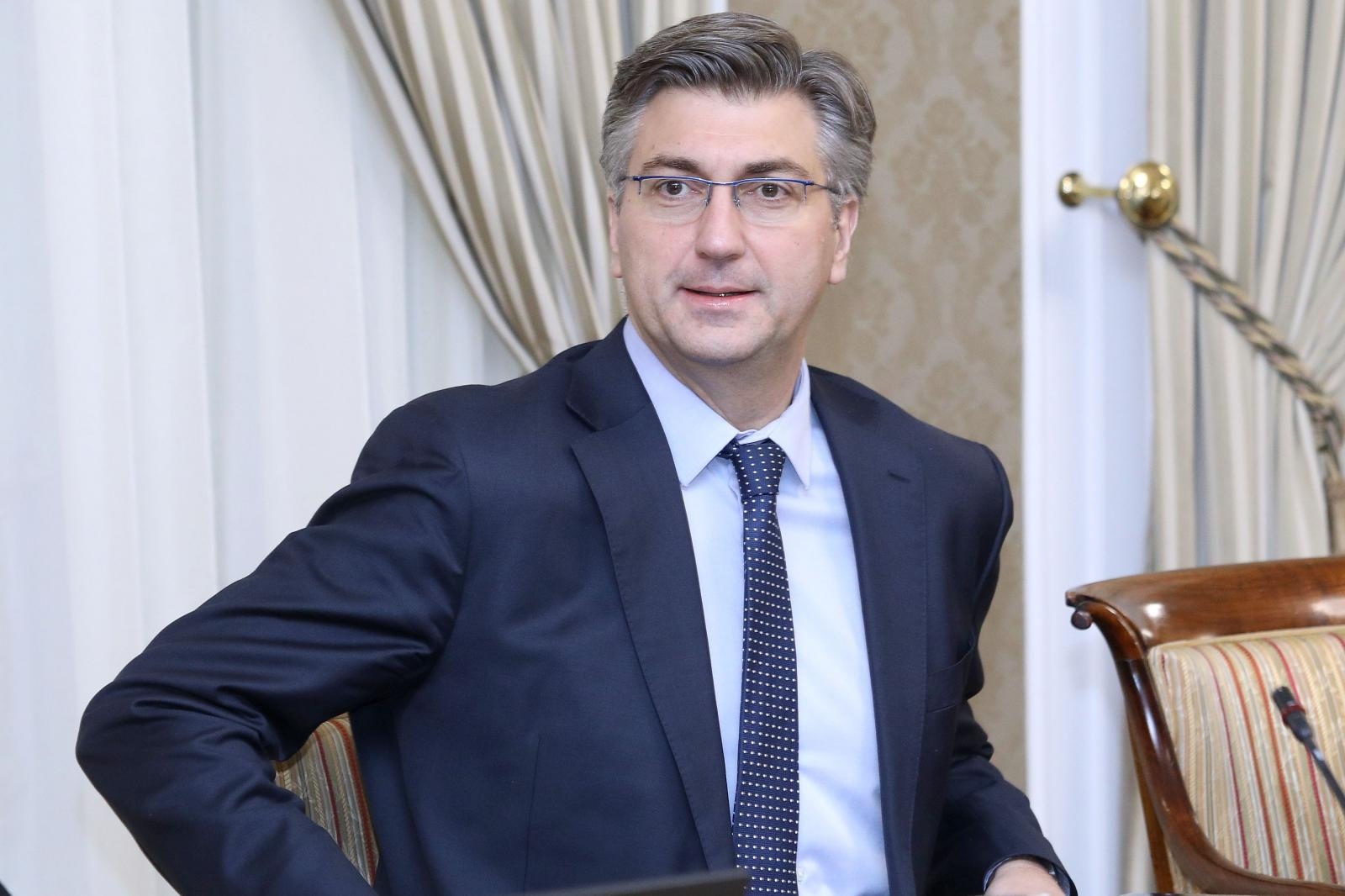 PLENKOVIĆ ‘Čvrsto stojimo u obrani integriteta ministra Tolušića’