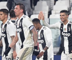 epa07339557 Juventus' Cristiano Ronaldo (R) celebrates with his teammates after scoring the opening goal during the Italian Serie A soccer match Juventus FC vs Parma Calcio at the Allianz stadium in Turin, Italy, 02 February 2019.  EPA/ALESSANDRO DI MARCO