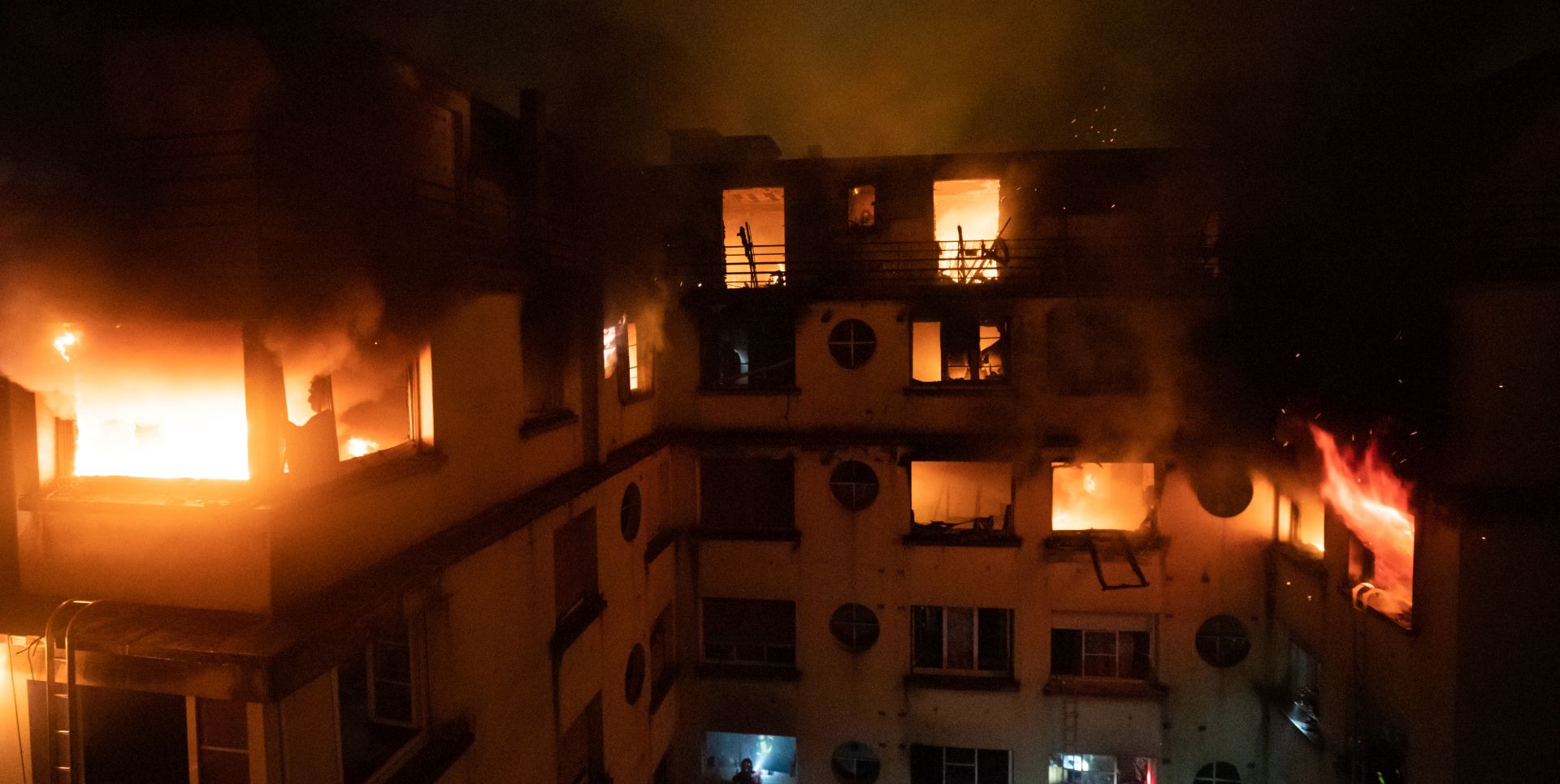 epa07344669 A handout photo made available by the Paris Fire Brigade (BSPP) shows a fire raging at an apartment in the 16th district of western Paris, France, early 05 February 2019. Eight people have been killed and 30 others have been injured in the fire after it broke out in the early hours of 05 February. The initial investigation suggests there blaze was of 'criminal' intention, according to the Paris prosecutor.  EPA/BENOIT MOSER / BSPP HANDOUT EDITORIAL USE ONLY / NO SALES HANDOUT EDITORIAL USE ONLY/NO SALES