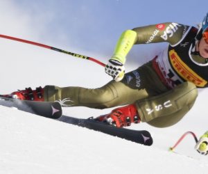 epa07345066 Mikaela Shiffrin of the USA in action during the women's Super G race at the FIS Alpine Skiing World Championships in Are, Sweden, 05 February 2019.  EPA/CHRISTIAN BRUNA