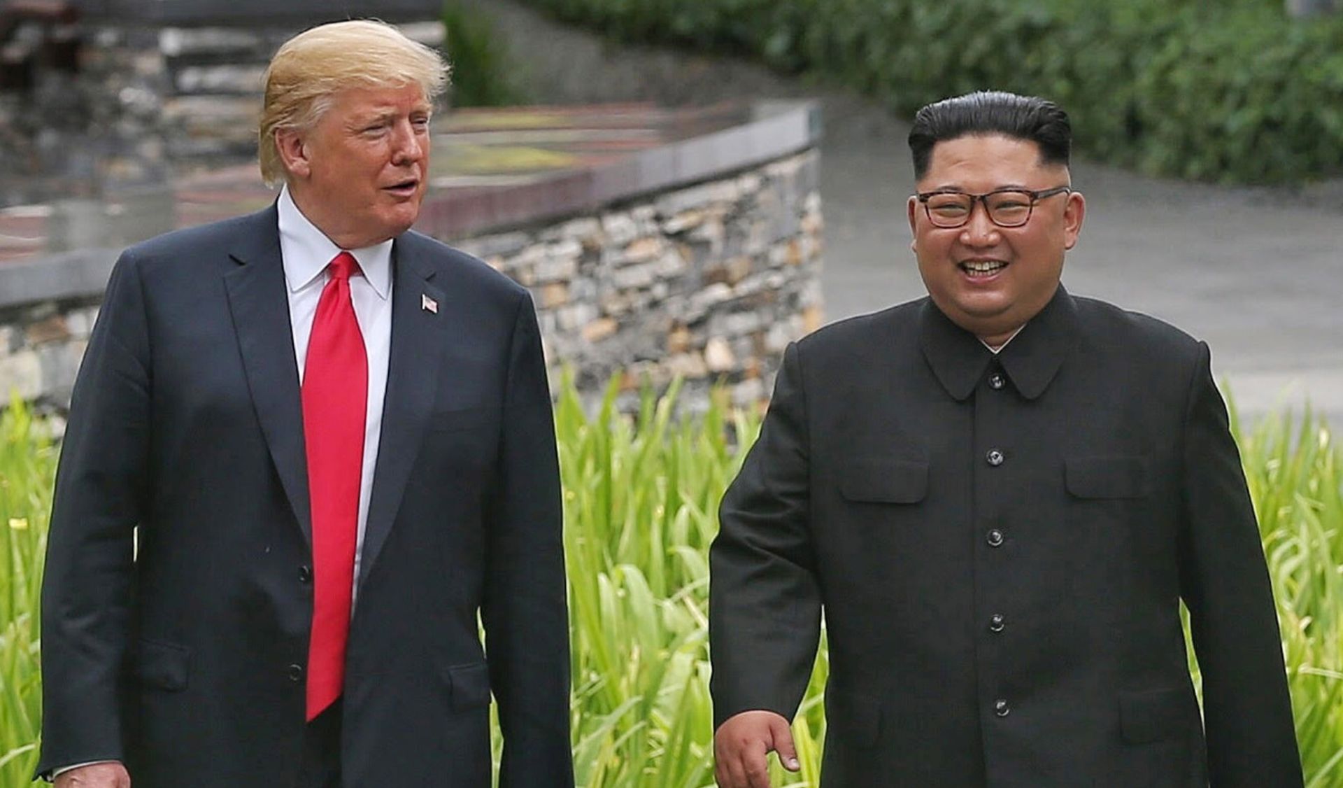 epa07346586 (FILE) - US President Donald J. Trump (L) and North Korean leader Kim Jong-un (R) stroll together through the grounds of the Capella Hotel after their working lunch during the historic summit at the Capella Hotel on Sentosa Island, Singapore, 12 June 2018(reissued 06 February 2019). According to South Korean media reports, a second summit is planned for US President Donald J. Trump and North Korean leader Kim Jong-un in Vietnam from 27 to 28 February 2019.  EPA/KEVIN LIM / THE STRAITS TIMES / SINGAPORE OUT  EDITORIAL USE ONLY