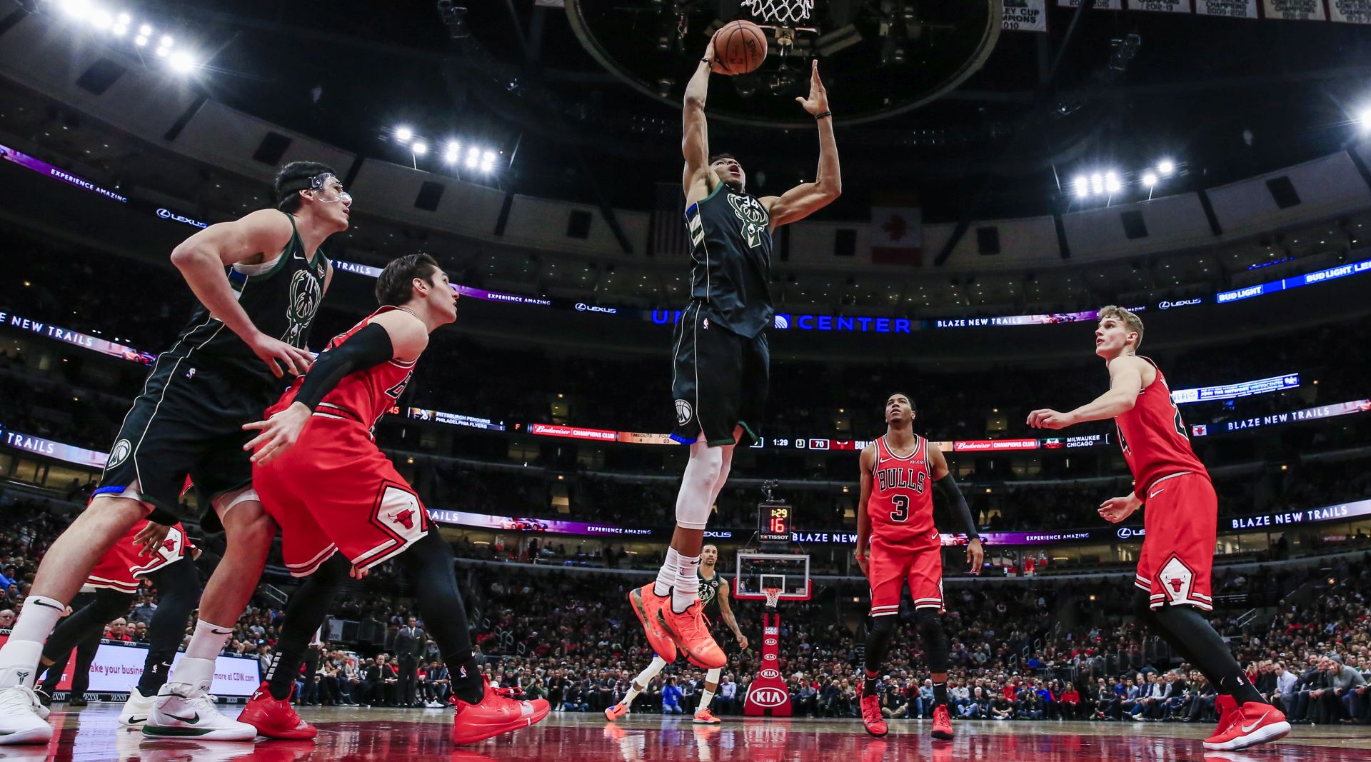 epa07363401 Milwaukee Bucks forward Giannis Antetokounmpo of Greece scores during the NBA game between the Milwaukee Bucks and the Chicago Bulls at the United Center in Chicago, Illinois, USA, 11 February 2019.  EPA/TANNEN MAURY SHUTTERSTOCK OUT