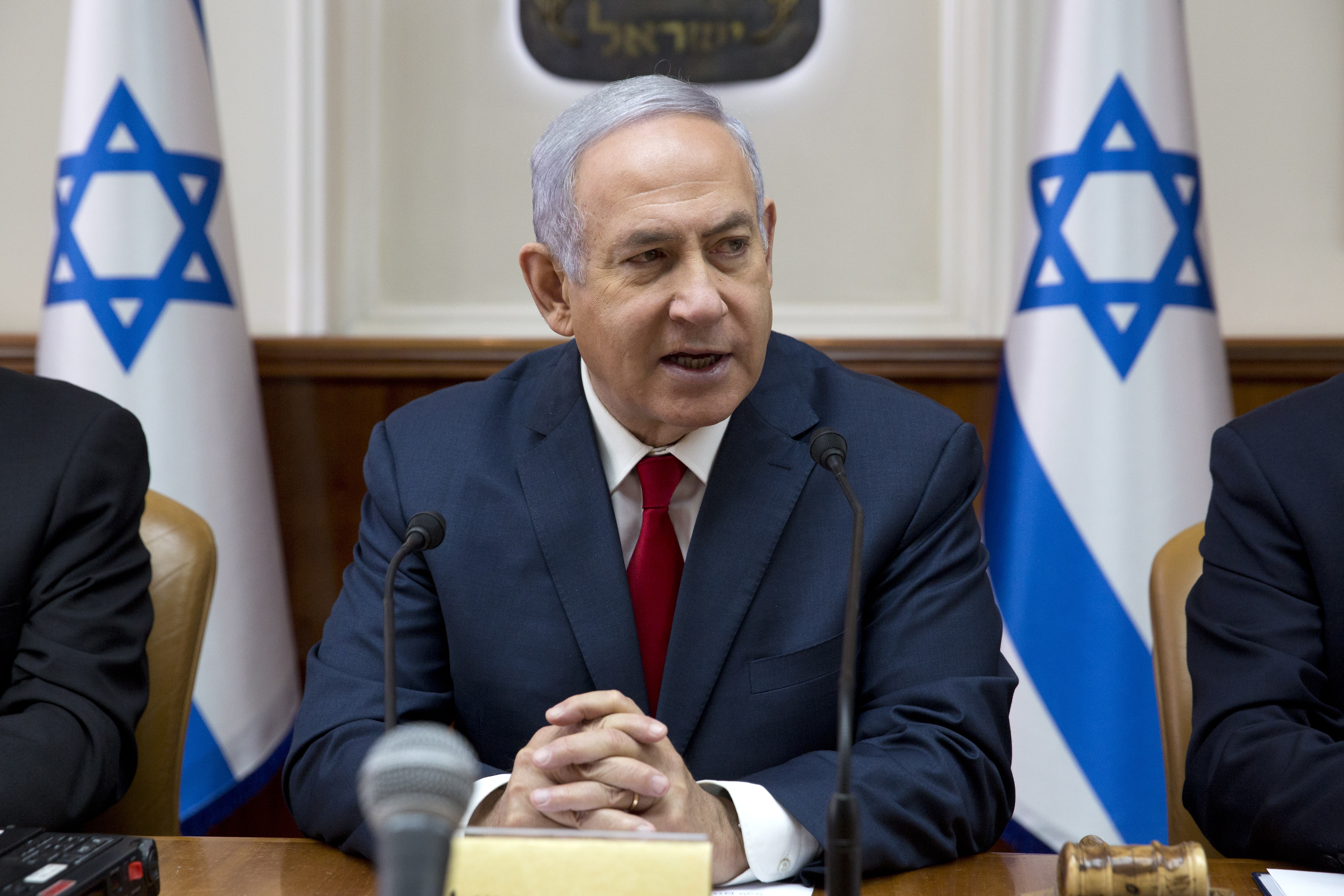 epa07376565 Israeli Prime Minister Benjamin Netanyahu attends the weekly cabinet meeting at the Prime Minister's office  in Jerusalem, 17 February 2019.  EPA/Sebastian Scheiner / POOL