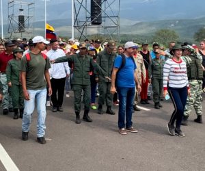 epa07389043 Dozens attend a concert called by Venezuelan President Nicolas Maduro at the border locality of Urena, in Venezuela, 22 February 2019, as a response to a concert organized by the opposition at the Colombian side of the border.  EPA/Hector Pereira MAXIMUM QUALITY AVAILABLE