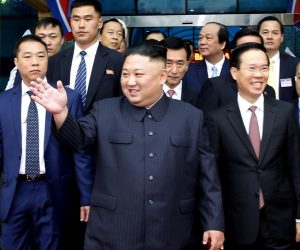 epa07397832 North Korean leader Kim Jong-un (C) waves as he arrives at Dong Dang Railway Station, to start his visit to Vietnam ahead of the US-North Korea summit hosted in Hanoi, at Dong Dang town, Lang Son province, Vietnam, 26 February 2019. The second meeting of the US President and the North Korean leader, running from 27 to 28 February 2019, focuses on furthering steps towards achieving peace and complete denuclearization of the Korean peninsula.  EPA/STR VIETNAM OUT  EDITORIAL USE ONLY
