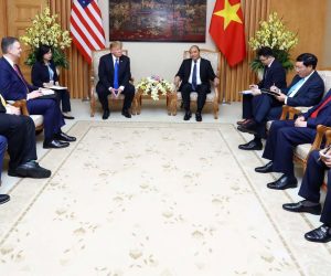 epa07400243 US President Donald J. Trump (C-L, back) and Vietnamese Prime Minister Nguyen Xuan Phuc (C-R, back) during their meeting at the Government Office in Hanoi, Vietnam, 27 February 2019, ahead of the second US-North Korea Summit.  EPA/STRINGER -- VIETNAM OUT --   EDITORIAL USE ONLY  EDITORIAL USE ONLY