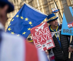 epa07364424 Anti Brexit protesters outside the British Houses of Parliament, in central London, Britain, 12 February 2019. British Prime Minister Theresa May gave a statement in the House of Commons to update Members of Parliament on Brexit talks.  EPA/WILL OLIVER