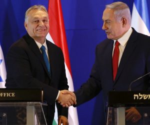 epa07380341 Hungarian Prime Minister Viktor Orban (L) and Israeli Prime Minister Benjamin Netanyahu attend a press conference after their meeting in Jerusalem, in Jerusalem, Israel, 19 February 2019. Viktor Orban is on an official visit in Israel.  EPA/ARIEL SCHALIT / POOL