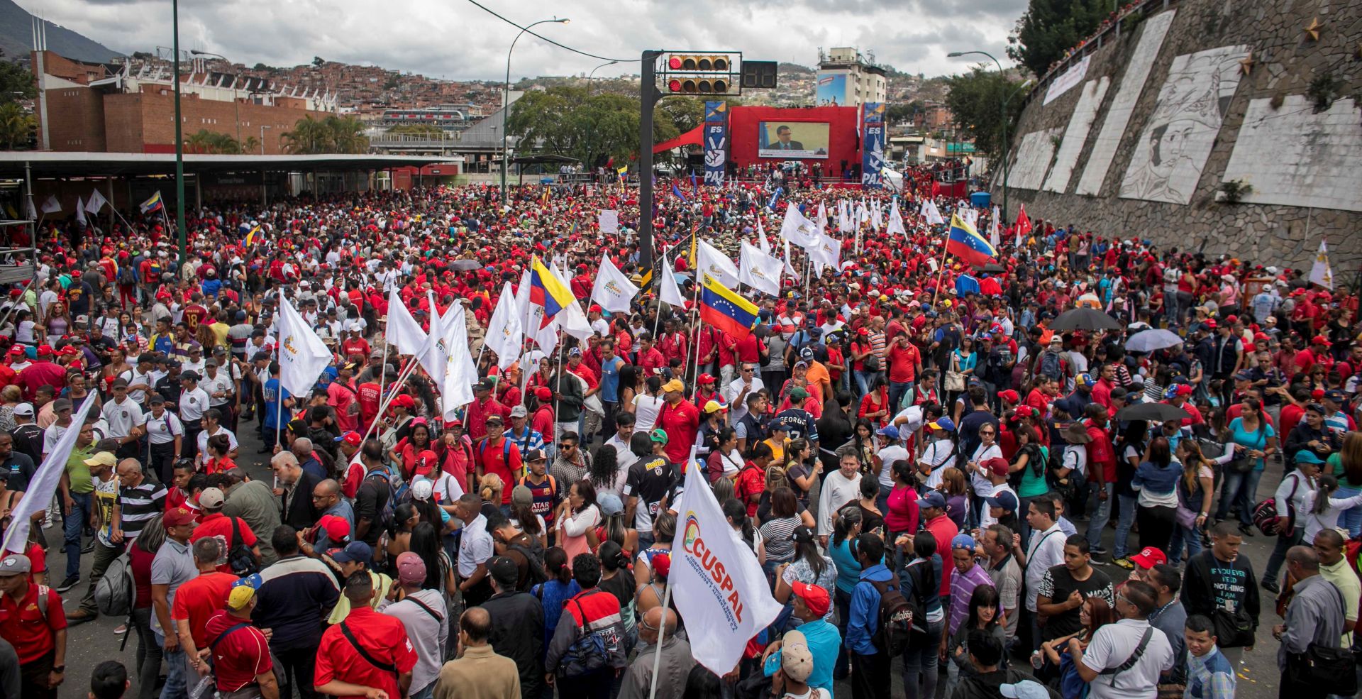 epa07402431 Supporters of Chavismo participate in a march that commemorates the 30 years of the Caracazo, in Caracas, Venezuela, 27 February 2019. On 27 February 1989, Caracas was the epicenter of a wave of protests over the economic situation in the country that generated strong disturbances and spread to other cities leaving hundreds of dead.  EPA/Miguel Gutiérrez