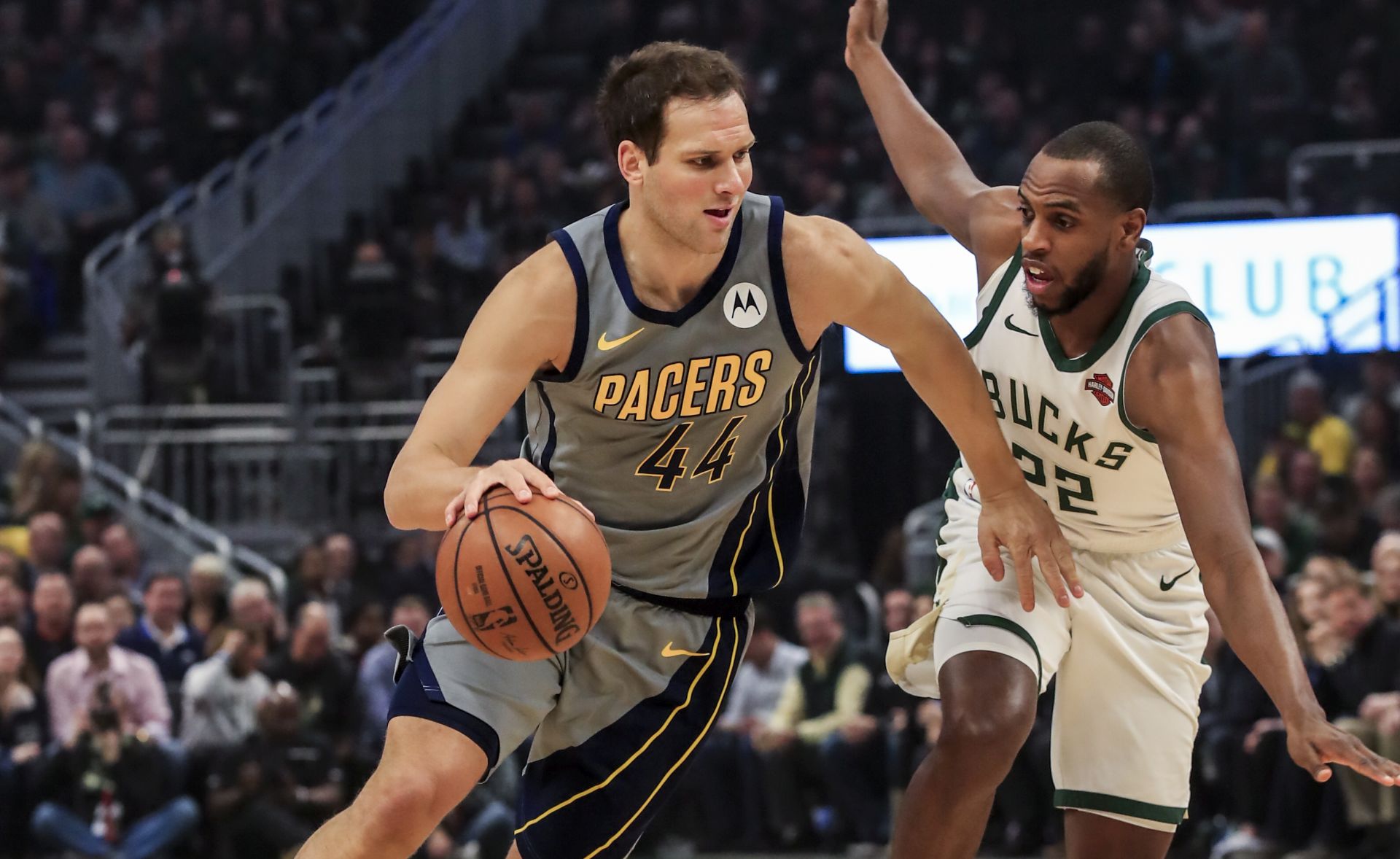 epa07421200 Indiana Pacers forward Bojan Bogdanovic of Croatia (L) drives around Milwaukee Bucks forward Khris Middleton (R) during the NBA game between the Indiana Pacers and the Milwaukee Bucks at Fiserv Forum in Milwaukee, Wisconsin, USA, 07 March 2019.  EPA/TANNEN MAURY  SHUTTERSTOCK OUT