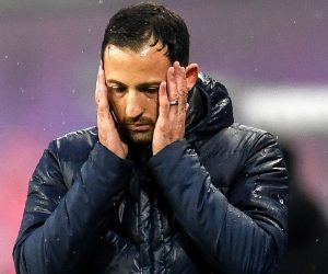 epa07437156 (FILE) - Schalke's head coach Domenico Tedesco reacts during the German Bundesliga soccer match between RB Leipzig and FC Schalke 04 in Leipzig, Germany, 28 October 2018. Schalke sacked Tedesco on 14 March according to media reports.  EPA/FILIP SINGER CONDITIONS - ATTENTION:  The DFL regulations prohibit any use of photographs as image sequences and/or quasi-video.