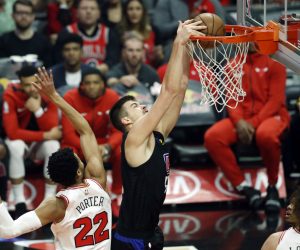epa07441193 Los Angeles Clippers center Ivica Zubac (R) of Croatia in action during the NBA basketball game between the Los Angels Clippers and the Chicago Bulls at the Staples Center Stadium in Los Angeles, California, USA, 15 March 2019.  EPA/ETIENNE LAURENT SHUTTERSTOCK OUT