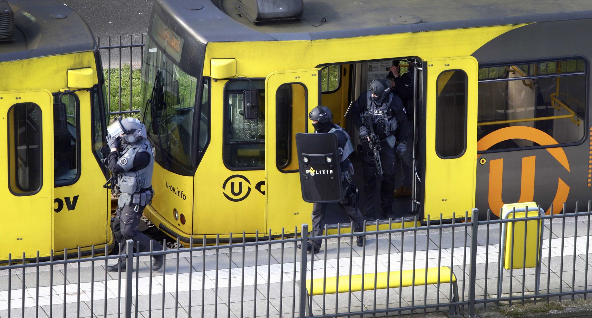 epa07446633 Special Police Forces inspect a tram, after the attack on a tram at the 24 Oktoberplace in Utrecht, The Netherlands, 18 March 2019. According to the the Dutch Police, several people have been injured in a shooting on a tram in the central Dutch city of Utrecht. The perpetrator is still at large.  EPA/RICARDO SMIT
