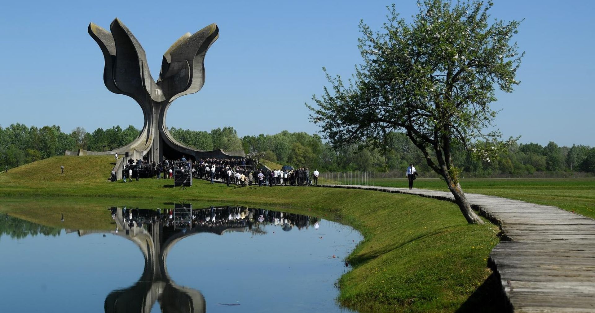 22.04.2018., Jasenovac - Predsjednik Vlade Andrej Plenkovic sudjelovao na komemoraciji u znak sjecanja na zrtve logora Jasenovac, kao i prezivjele zatocenice i zatocenike logora u Spomen-podrucju Jasenovac. 
Photo: Marko Lukunic/PIXSELL