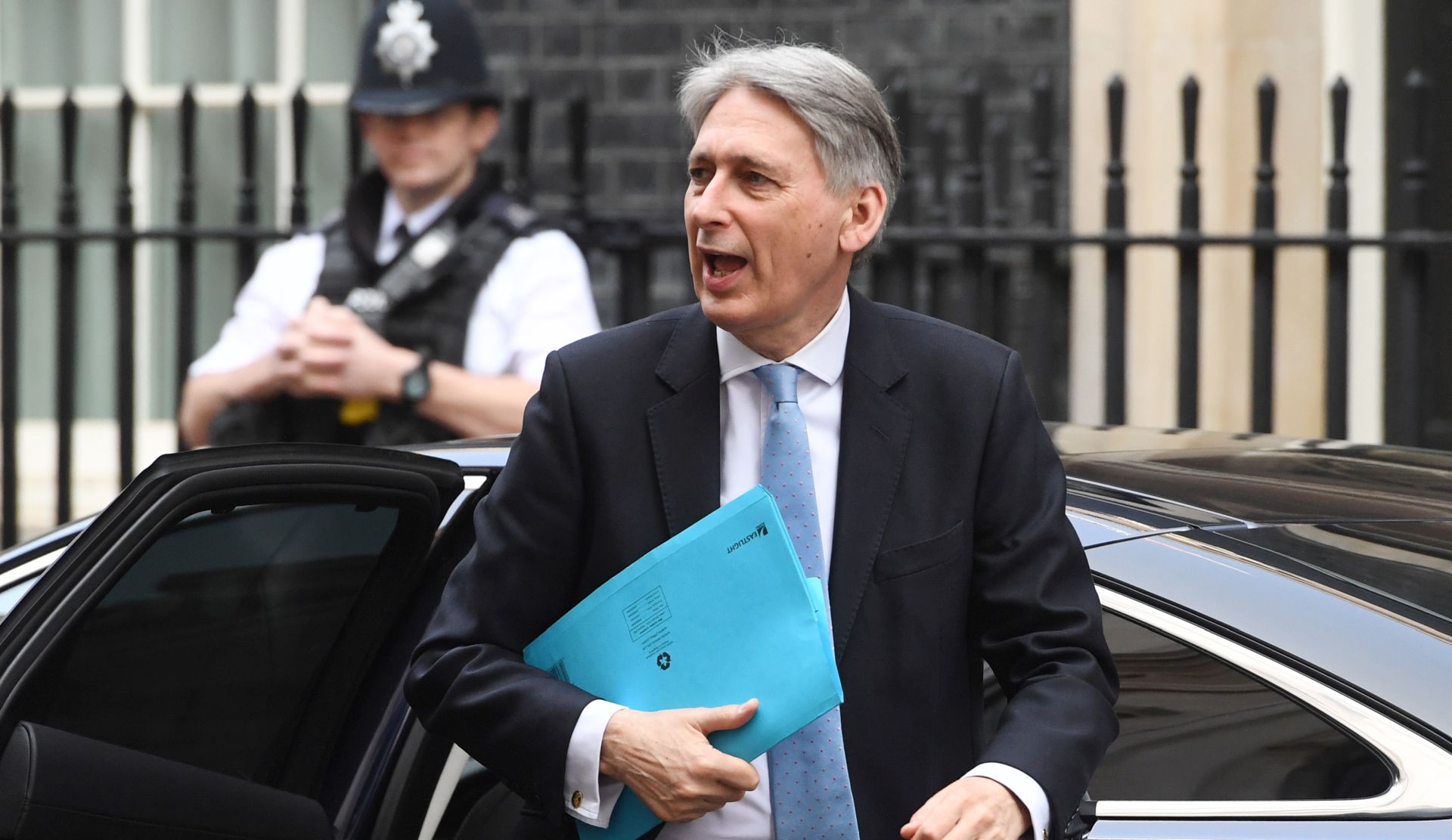 epa07470569 British Chancellor of the Exchequer, Philip Hammond returns to Downing street in London, Britain, 29 March 2019. MPs will vote on the day on the Brexit withdrawal agreement, a legally binding treaty setting out the terms of Britain's departure from the EU.  EPA/FACUNDO ARRIZABALAGA