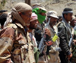 epa07477170 Yemeni pro-government forces take part in military operations on Houthi positions in the southern province of Dhale, Yemen, 31 March 2019. According to reports, heavy fighting is currently taking place in the southern Yemeni province of Dhale between the Saudi-backed Yemeni pro-government forces and the Houthi rebels after the rebels tried to capture the province near the port city of Aden where the temporary seat of the internationally recognized Yemeni government.  EPA/NAJEEB ALMAHBOOBI