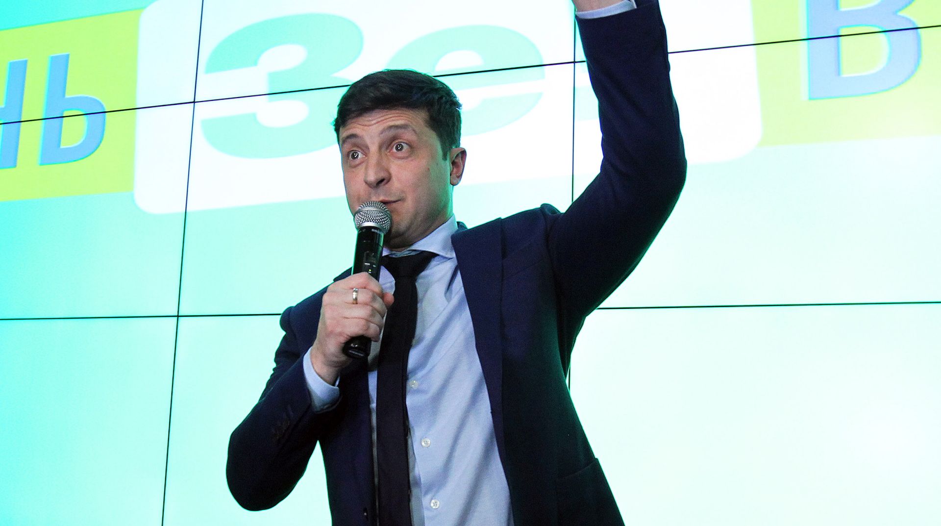 epa07477157 Ukrainian showman and comedian, and Presidential candidate Volodymyr Zelenskiy speaks at his headquarters following a presidential elections in Kiev, Ukraine, 31 March 2019. According to initial exit polls, Volodymyr Zelensky won the first round of the Ukraine presidential election with 30.4 percent of votes. Ukrainian President Petro Poroshenko is second with 17.8 percent of votes. If no candidate will receive more than half of the votes, the run-off elections will be held on 21 April 2019.  EPA/STEPAN FRANKO