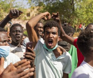 epa07491132 Demonstrators take part in a protest demanding the departure of Sudanese President Omar al-Bashir, in Khartoum, Sudan, 07 April 2019. According to media reports, thousands of anti-government protesters in Sudan on 07 April continued to demonstrate for a second day in a row, demanding that President Omar al-Bashir step down. It is the biggest protest against Bashir since unrest started in December 2018.  EPA/STRINGER