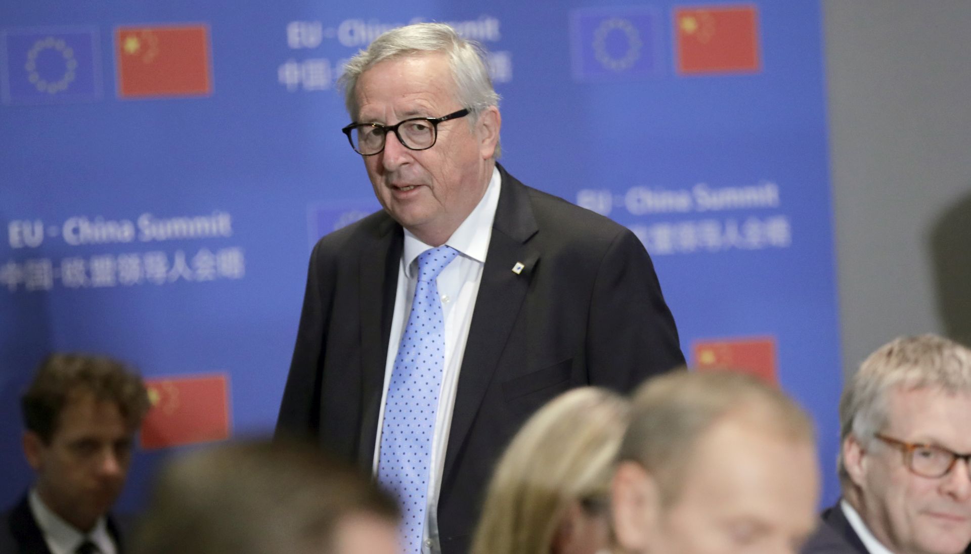 epa07493913 European Commission President Jean-Claude Juncker attends an EU-China Summit meeting at the European Council in Brussels, Belgium, 09 April 2019.  EPA/OLIVIER HOSLET / POOL