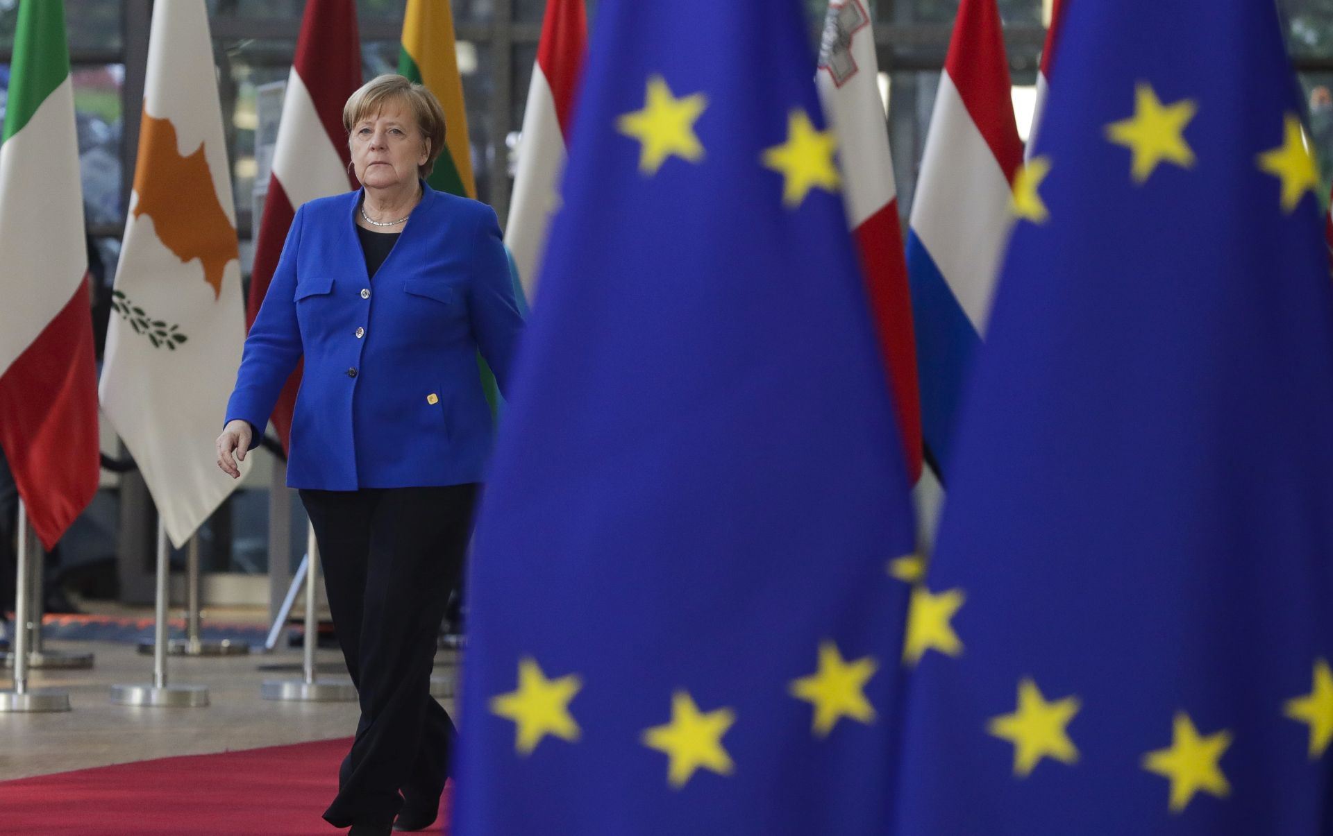 epa07496792 German Federal Chancellor Angela Merkel arrives for a special EU summit on Brexit at the European Council in Brussels, Belgium, 10 April 2019. EU leaders gathered for an emergency summit in Brussels to discuss a new Brexit extension.  EPA/STEPHANIE LECOCQ