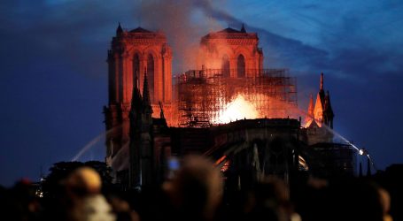 VIDEO/FOTO Srušeni krov i toranj crkve Notre-Dame! Nema kaznenog djela!