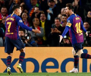 epa07510799 FC Barcelona's forward Leo Messi (R) celebrates with his teammate Philippe Coutinho (L) after scoring the 1-0 during the UEFA Champions League quarter-final second leg match between FC Barcelona and Manchester United at Camp Nou stadium in Barcelona, Catalonia, Spain, 16 April 2019.  EPA/Enric Fontcuberta